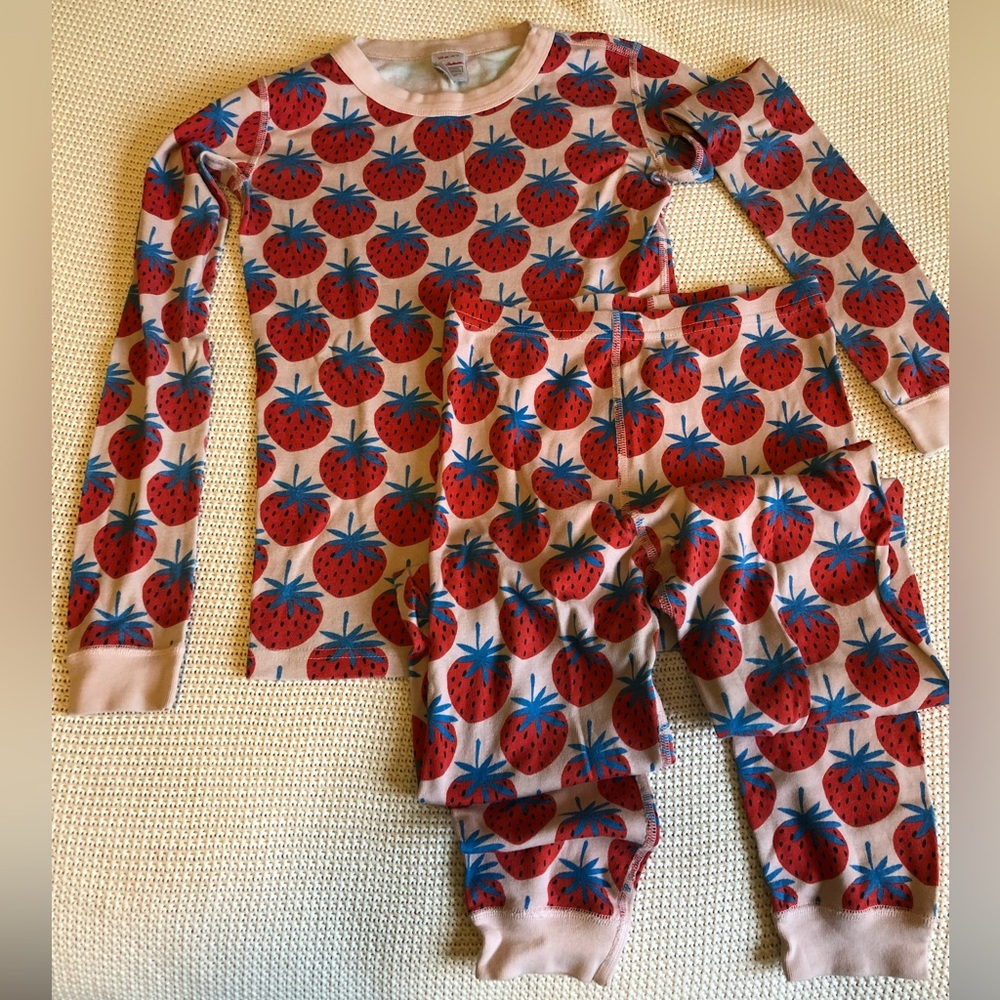 Hanna Andersson Two-Piece Pajama Set Strawberry